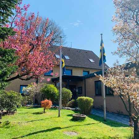 Hotel Am Schwarzen Berg Stade Exteriör bild