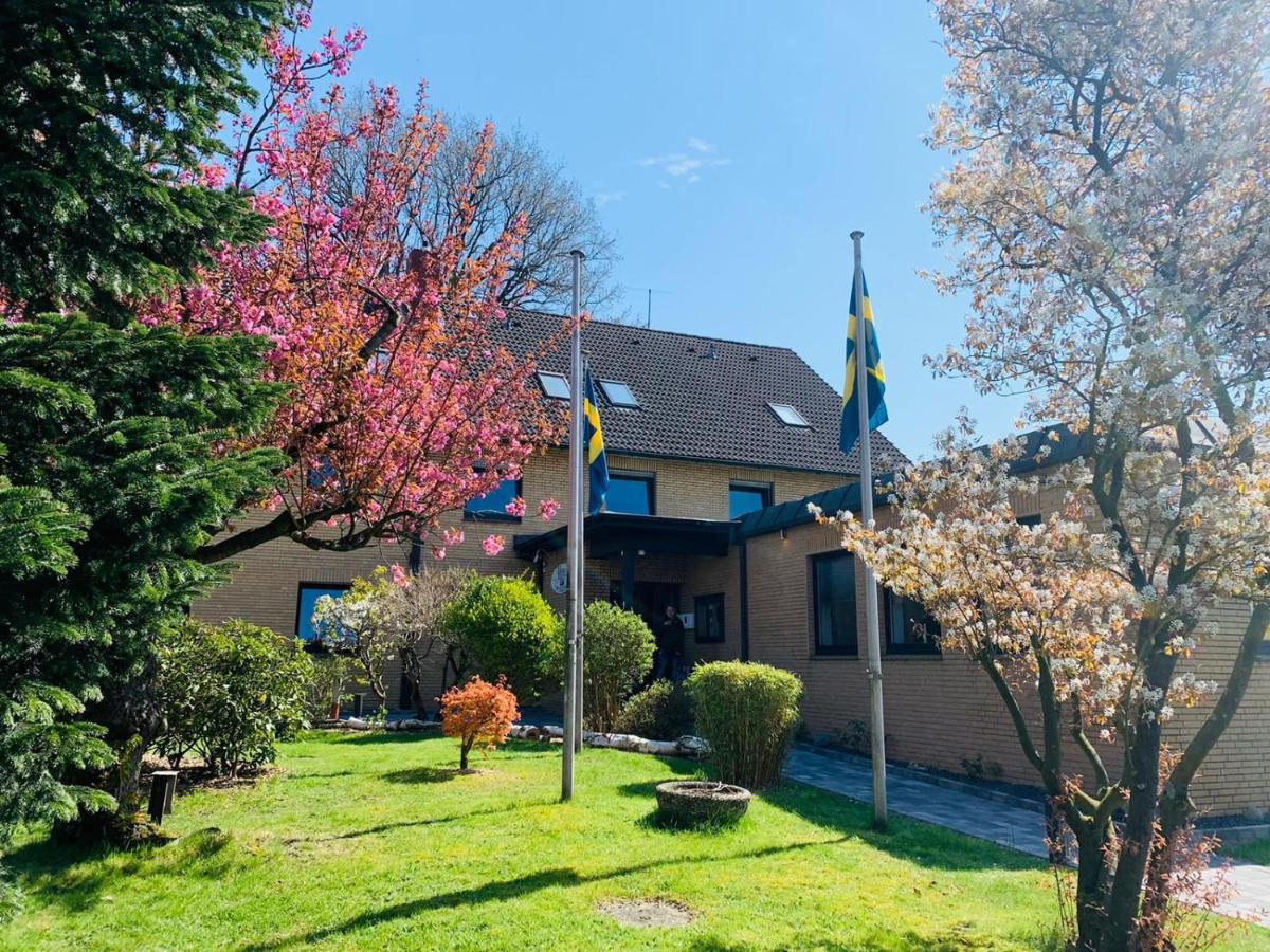 Hotel Am Schwarzen Berg Stade Exteriör bild