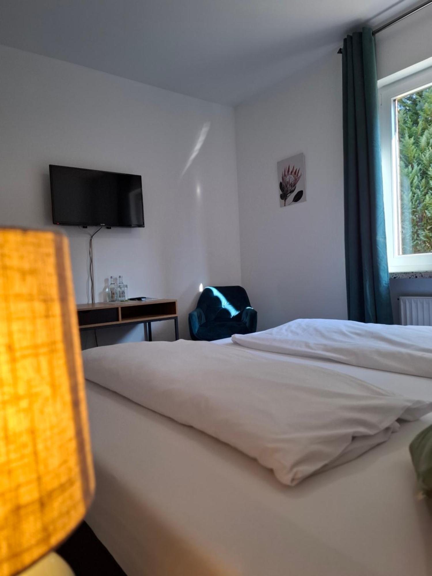 Hotel Am Schwarzen Berg Stade Exteriör bild