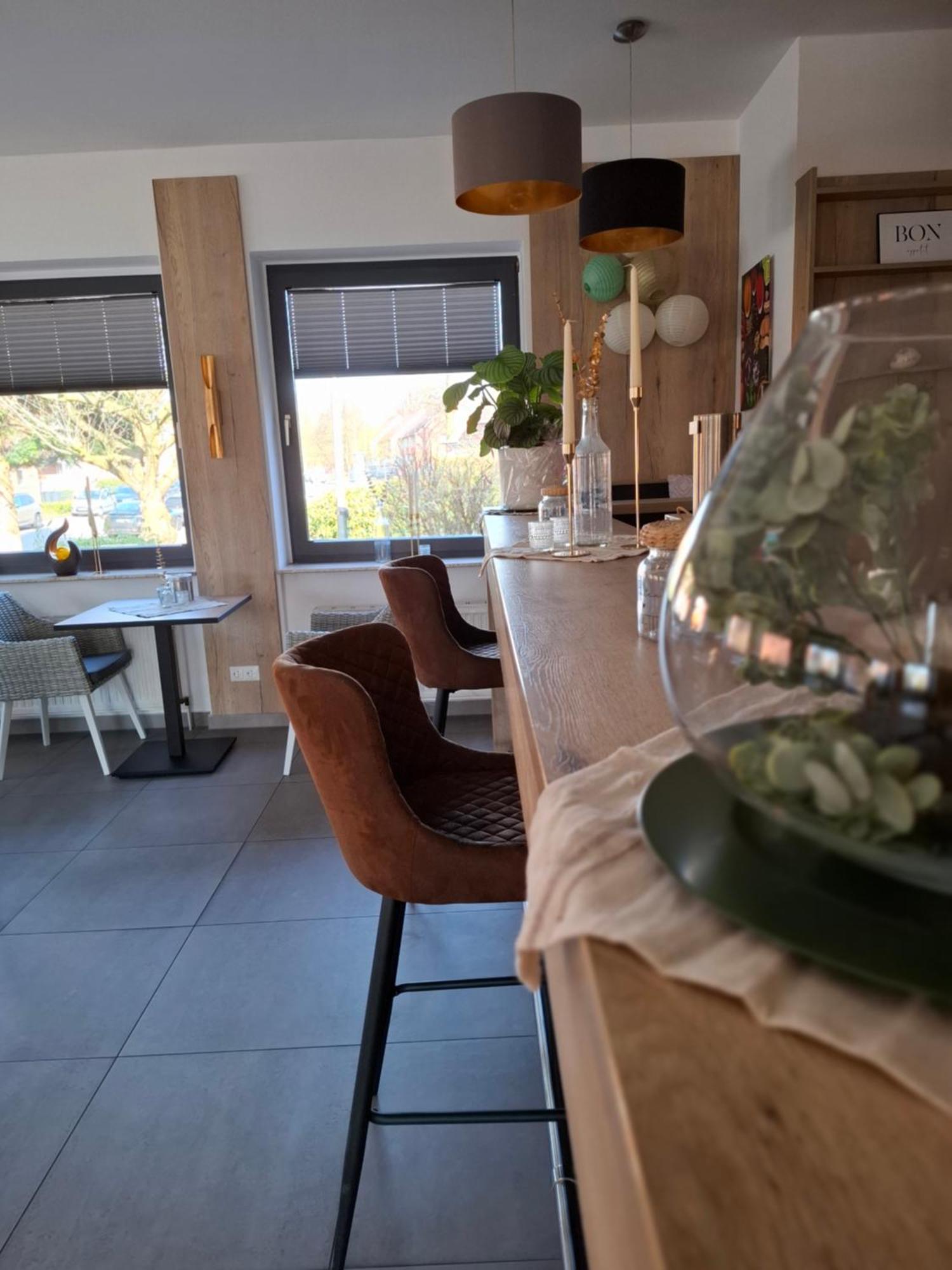 Hotel Am Schwarzen Berg Stade Exteriör bild