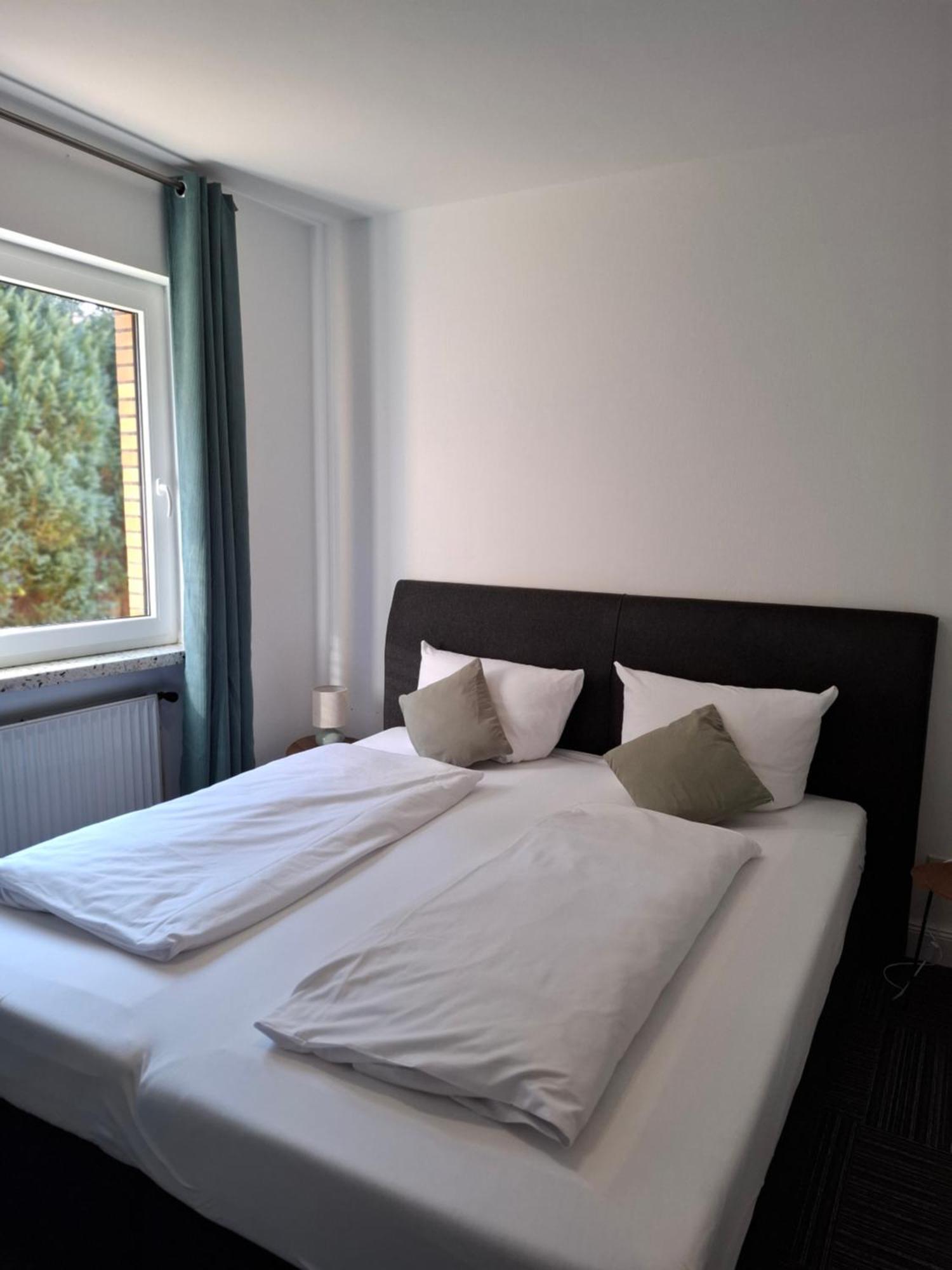 Hotel Am Schwarzen Berg Stade Exteriör bild