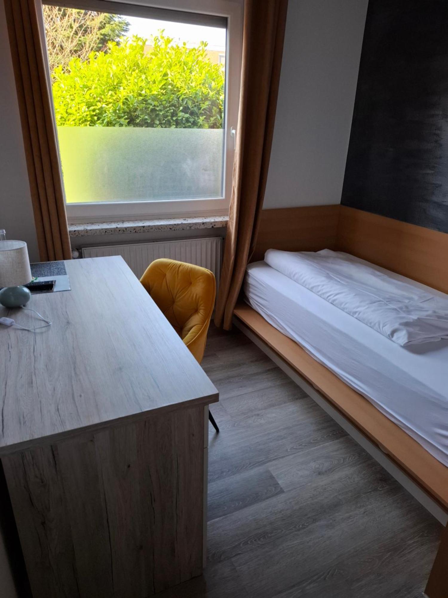 Hotel Am Schwarzen Berg Stade Exteriör bild