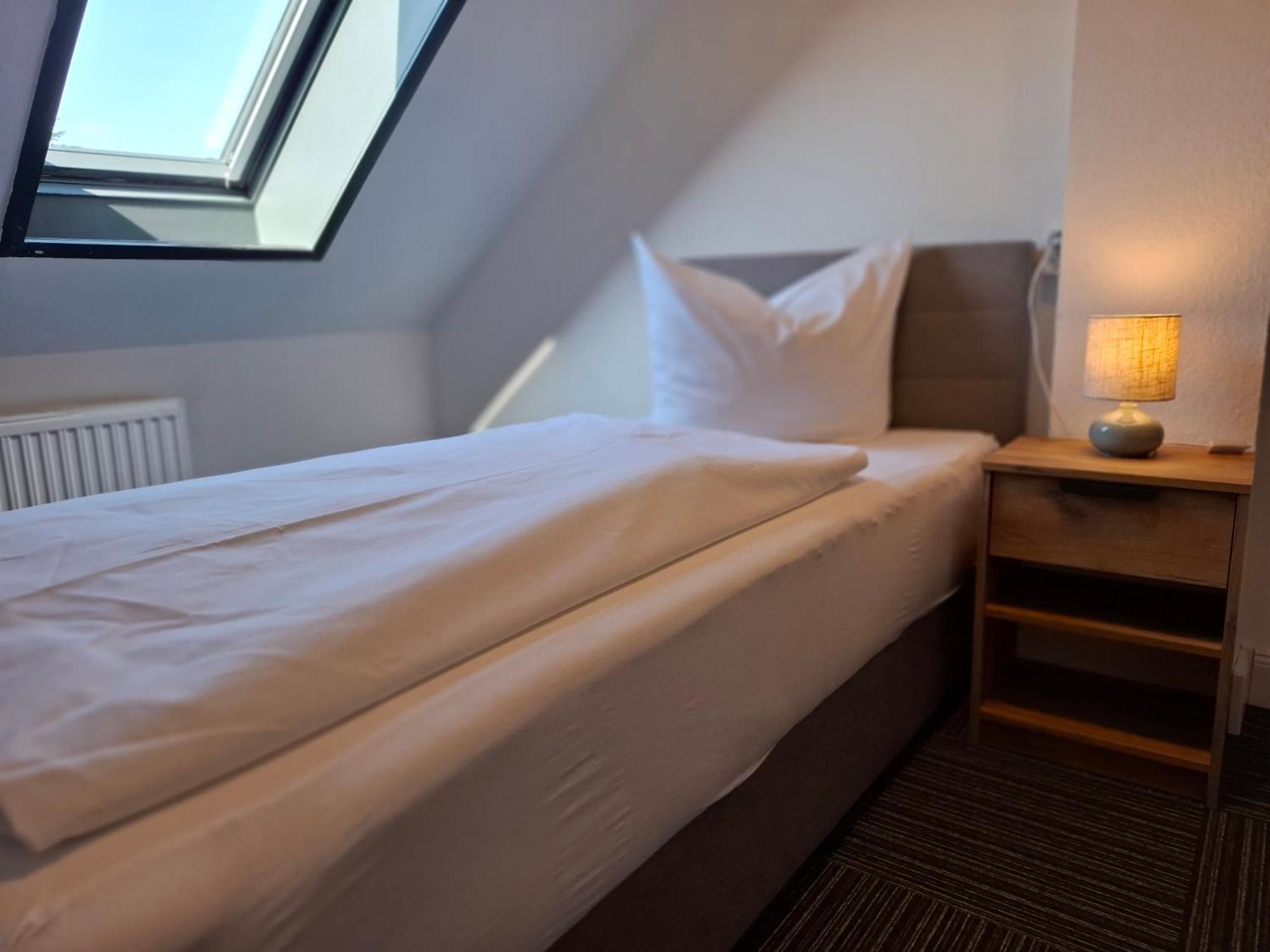 Hotel Am Schwarzen Berg Stade Exteriör bild