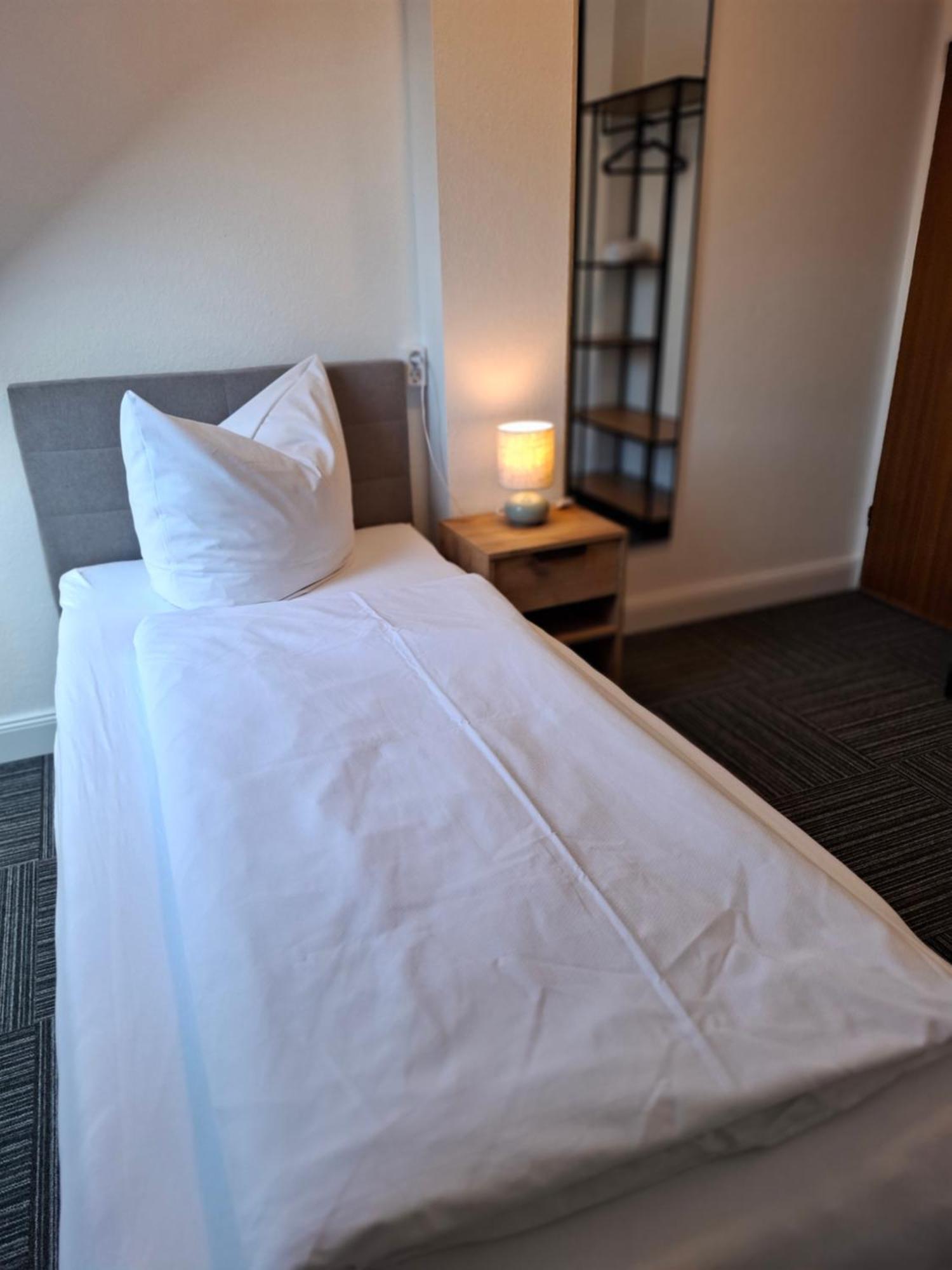 Hotel Am Schwarzen Berg Stade Exteriör bild