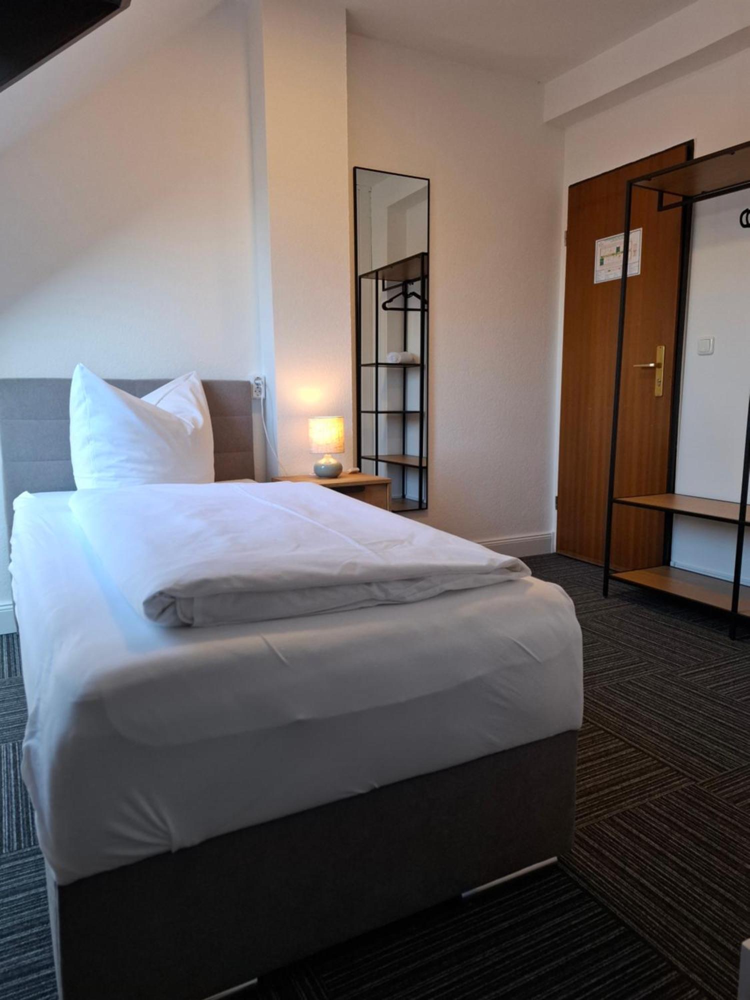Hotel Am Schwarzen Berg Stade Exteriör bild